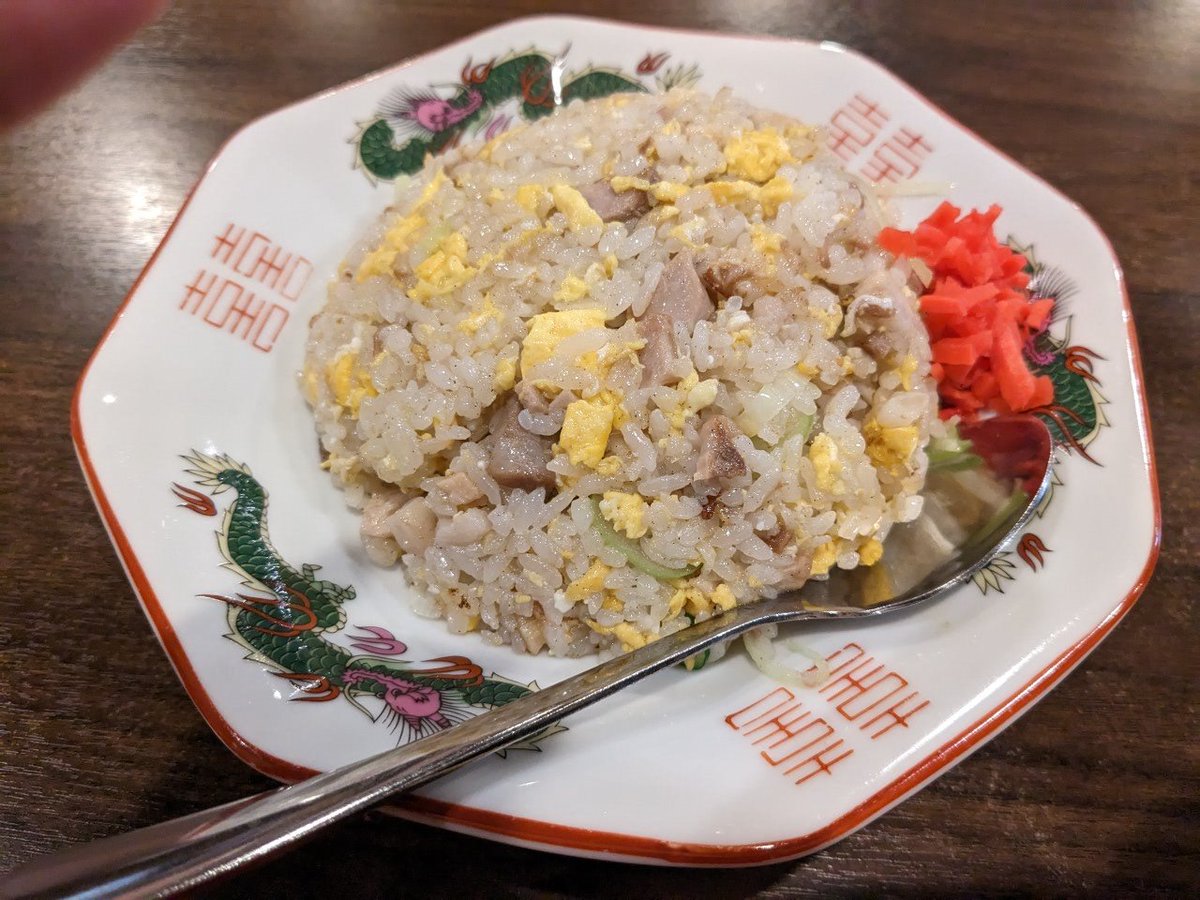 rakkooo1's tweet photo. バイキングまめ太郎の跡地にできたラーメン屋さん。
100円のチャーハンは美味しかったが、肝心のラーメンはウ～ンという感じでした😌 https://t.co/V7q1kIfLJA