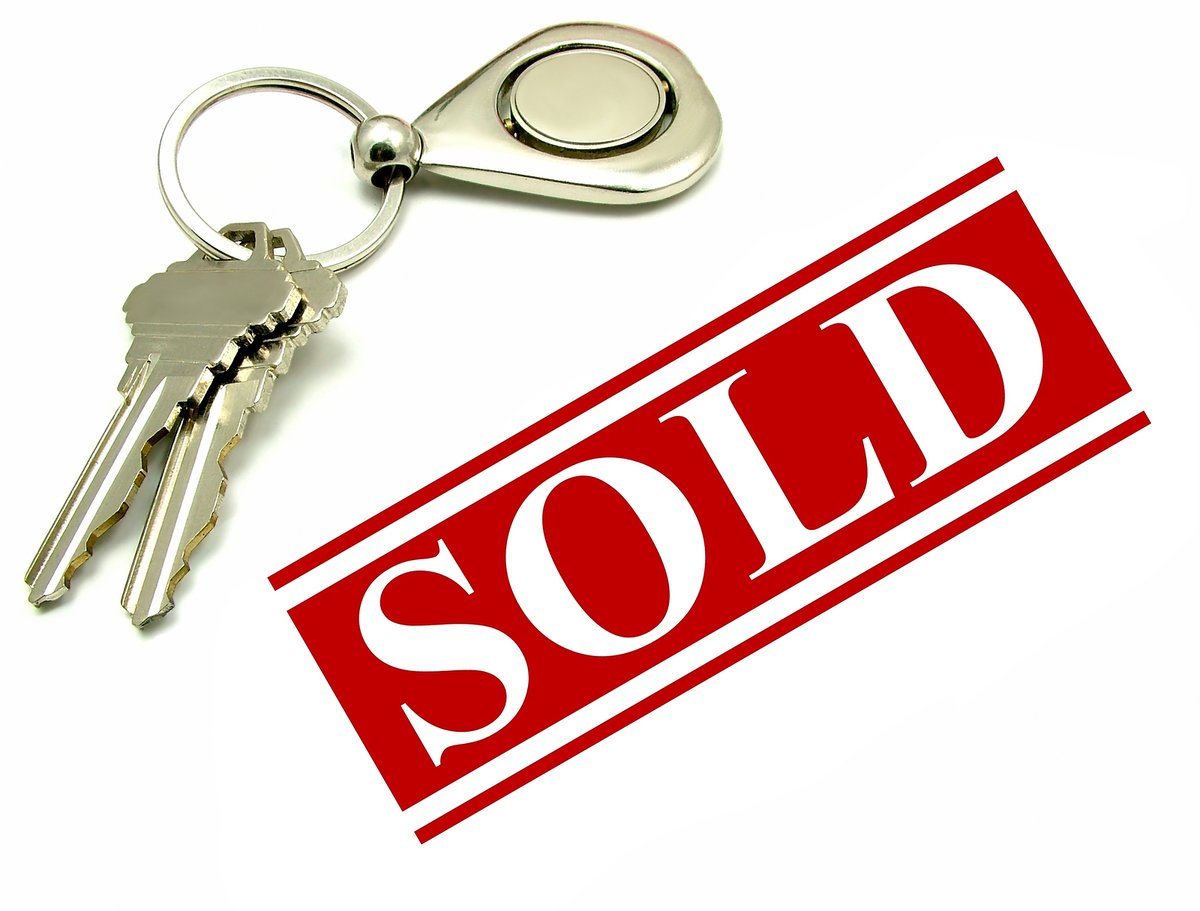 LoveThatHouseR1's tweet photo. Award-Winning Team Member   #realtorlife #LTHR https://t.co/OURBYT5Nur
