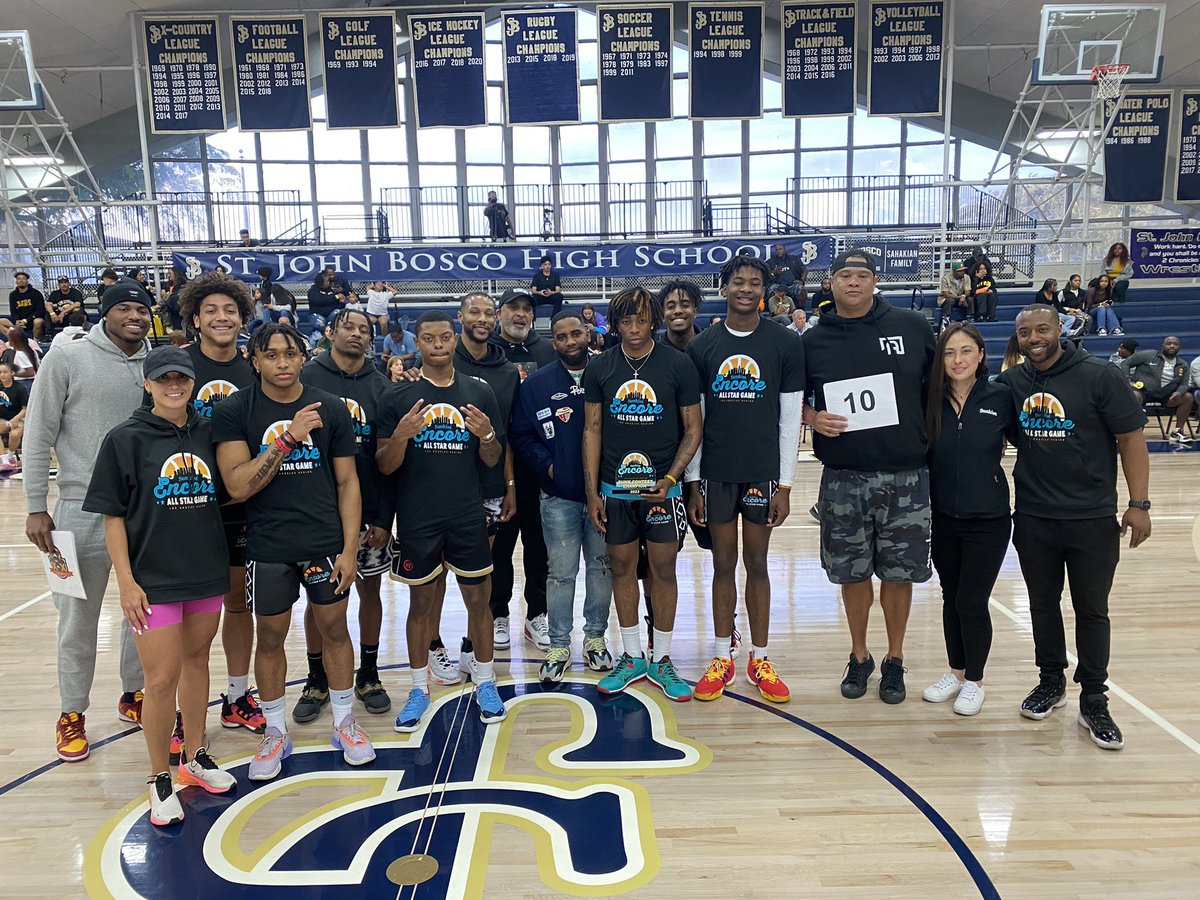EncoreAllStar's tweet photo. Darius Carr wins the dunk contest. Special ‘thank you’ to our guest panel of judges. https://t.co/ihgrjhgHWj