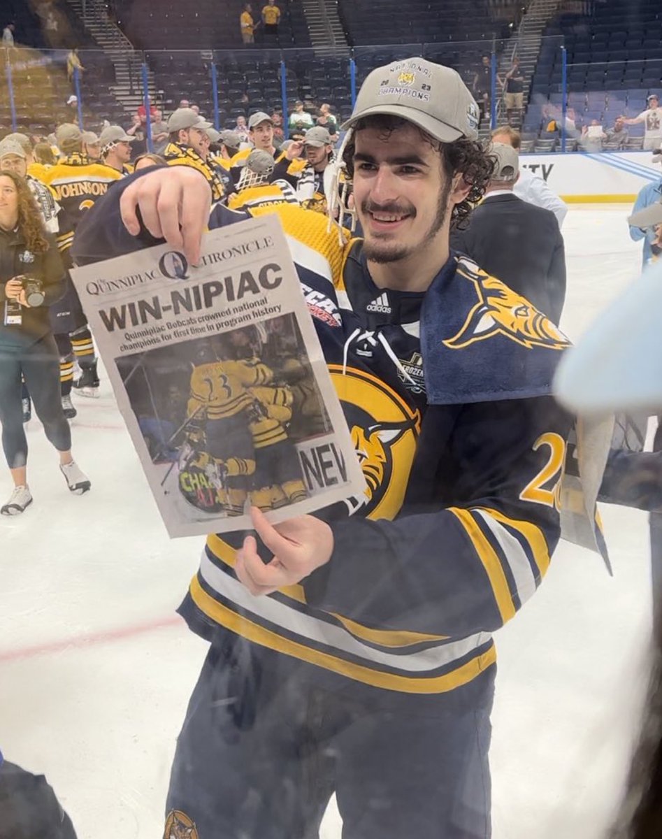 HurwitzSports's tweet photo. This makes it all worth it. So so so so so proud of the @QUChronSports team all year long. This is the highlight. https://t.co/cIjd5tS66R