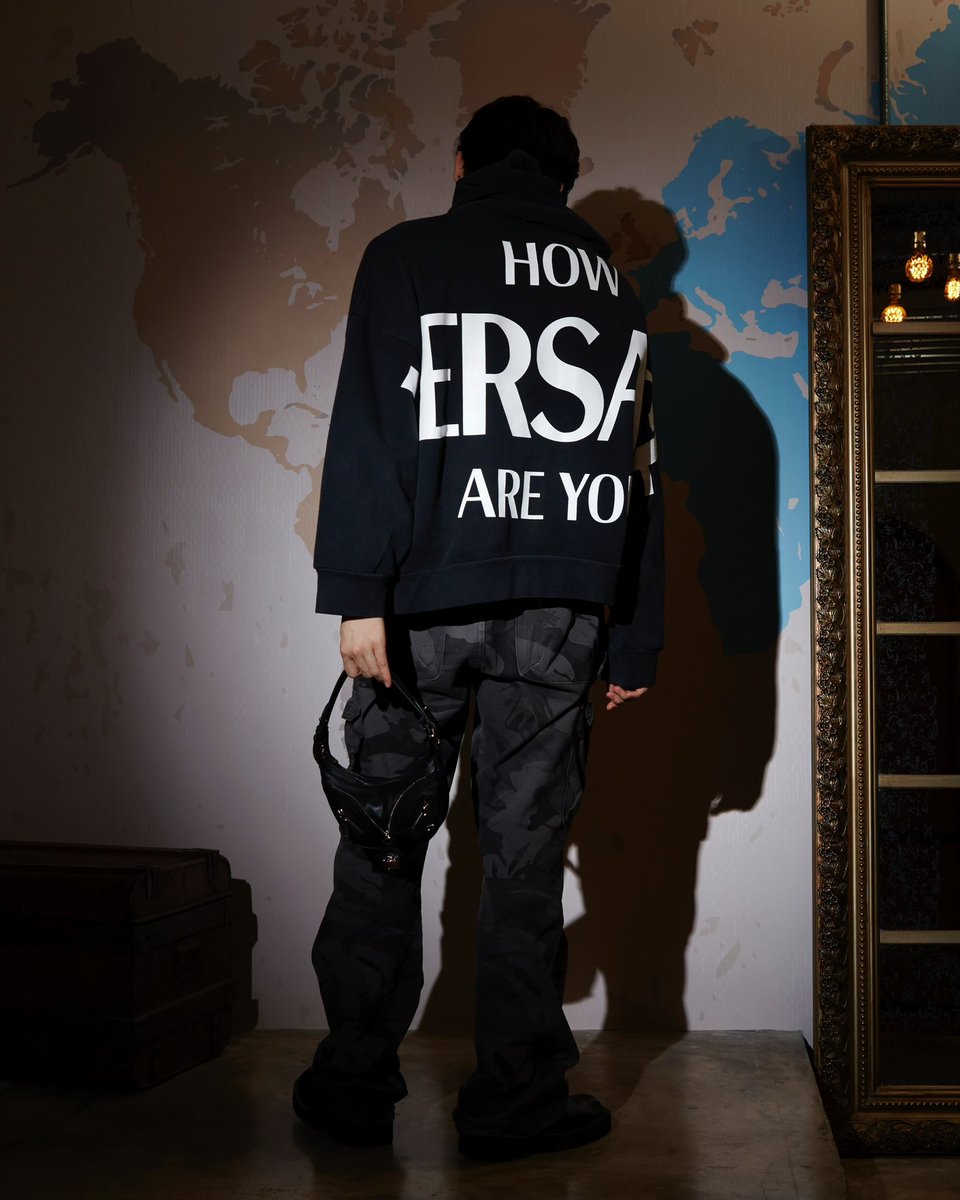 AmmodelAu's tweet photo. 🙇♂️ @Versace
#VersaceRepeat
#yorch_yongsin
#iamyorch
#ammodel https://t.co/0V1zU1uSTw