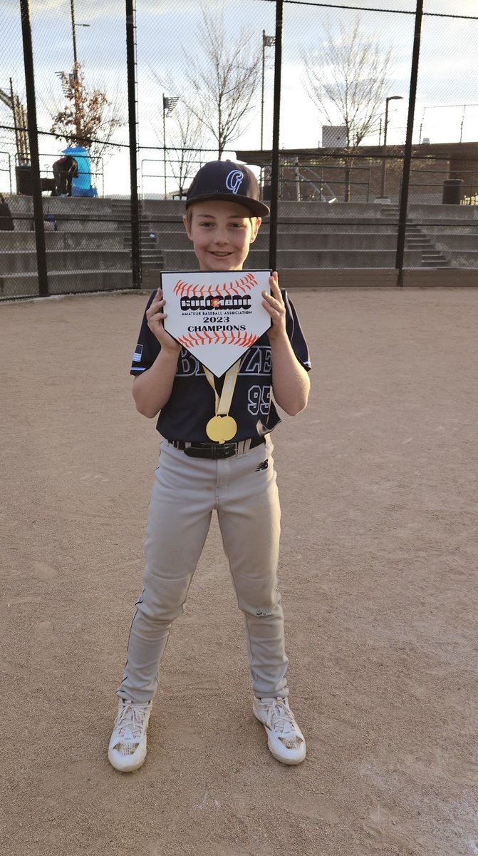 EmmaRice2027's tweet photo. No softball this weekend, so got to enjoy watching my brother win a tournament. He batted amazing & closed out the championship game. Threw a beautiful change up to get a K 👀.
Watch out class of 2031, this bro is going to be good. #Baseballbro @Road2Gameday @BaseballAmerica https://t.co/JL2nGFqLFK