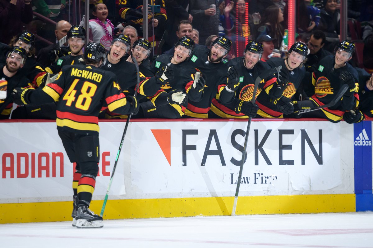 Whole squad cheesin' 😄