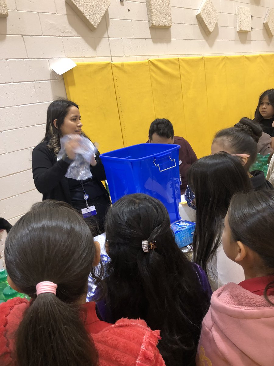 EMedrano_PDNS's tweet photo. Thank you to all the presenters and organizers who participated in career day! The kids learned a lot and had fun! #PDN_Academy https://t.co/i63zRg5V2k