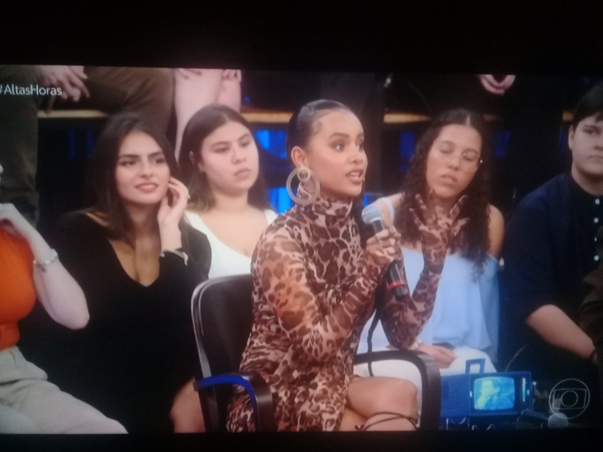 GlereanEmilio's tweet photo. A trajetória de vida e de campeã maravilhosa sempre terá que sem lembrada , sempre coerente e fada sensata e linda #teamgleice sempre #bbb #altashoras https://t.co/w2IE0sji3h