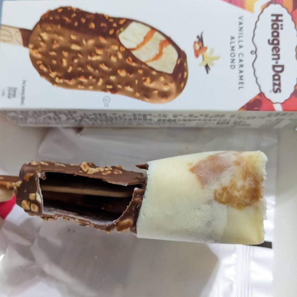 Wassup <a href="/HaagenDazs_US/">Häagen-Dazs</a> <a href="/haagendazsuk/">Häagen-Dazs UK</a> , want this to be minted on blockchain as the lamest #haagendazs ice cream NFT? 🤯😶‍🌫️🙅🤦‍♂️🙎?