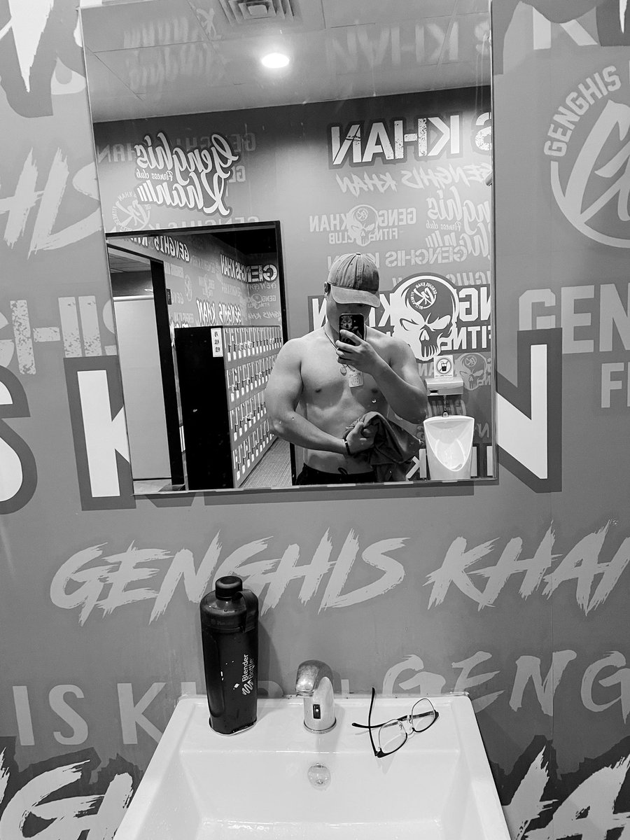 應該  還算自律吧😋