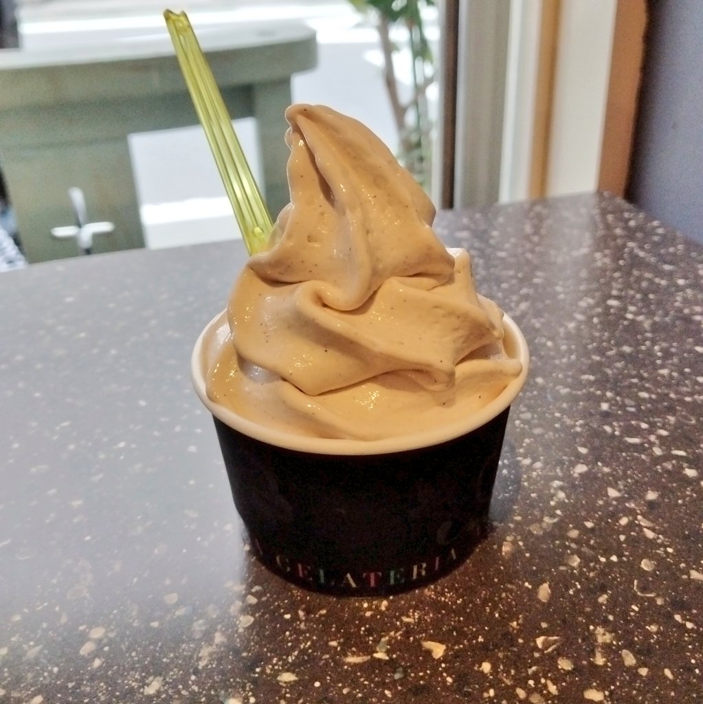 noix0305's tweet photo. アクオリーナ。
今週のジェラートソフト“カシューナッツ”は新鮮なナッツの濃厚な風味が堪能できました🌟
非常になめらかで美味でした。 https://t.co/MRCVpXvBmu