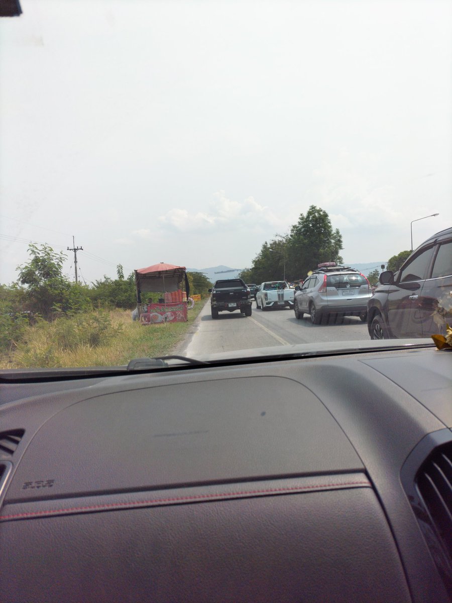 NookF14's tweet photo. รถติดจัด #ปากช่อง https://t.co/tgipyEtIpp
