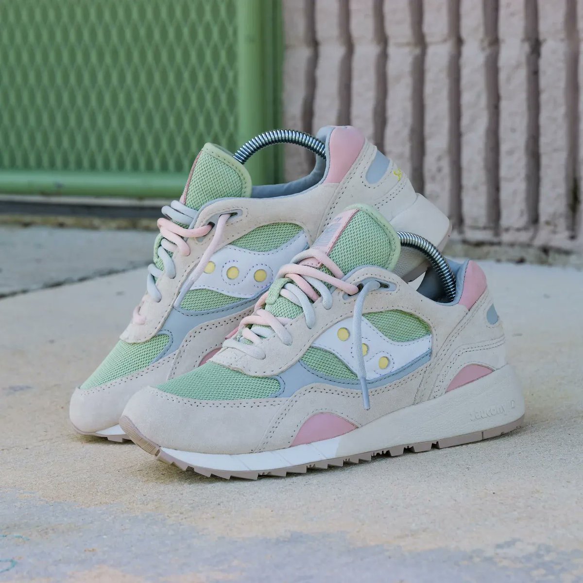 SneakerShouts's tweet photo. 50% OFF the Saucony Shadow 6000 "Stoney Creek" 

BUY HERE: https://t.co/ATLSMhPpVR https://t.co/1ten8wWmVV