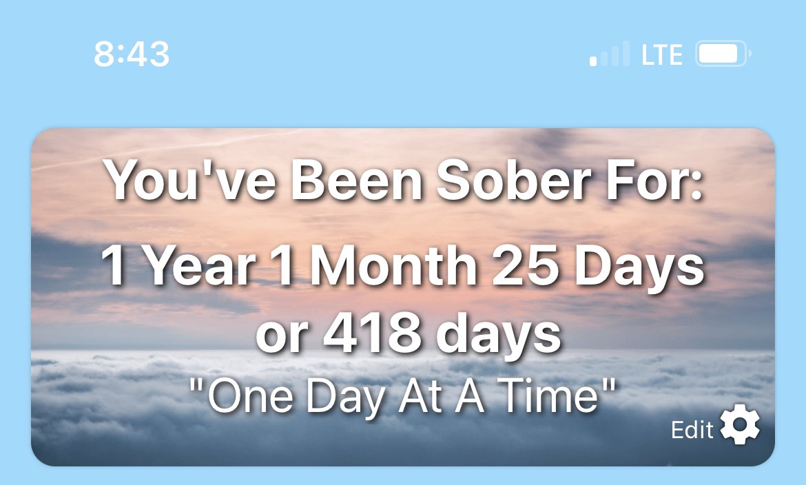 Siahbell's tweet photo. @NikkiSixx 15 years in recovery, 418 days sober 🙏🏼🔥🖤 So grateful for this gift of sobriety, the program of Alcoholics Anonymous and my sponsor 🔥#sobrietyrocks #RecoveryPosse  #odaat https://t.co/dRQy6PJm2a
