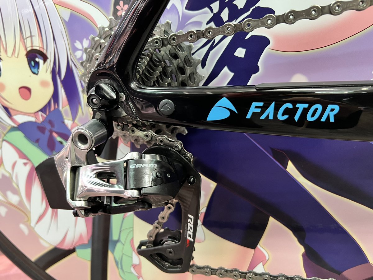 CdjTokyo's tweet photo. 超珍しい双胴フレーム“FACTOR ONE”ご来店🤩
洗車のご依頼ありがとうございます!
ピッカピカにしてCDJ HCOを注油しました。今度イベントに参加のようで、安全第一で!楽しんできてくださいね〜
#carbondryjapan #CDJTOKYO #factorone https://t.co/QohLMKleaR