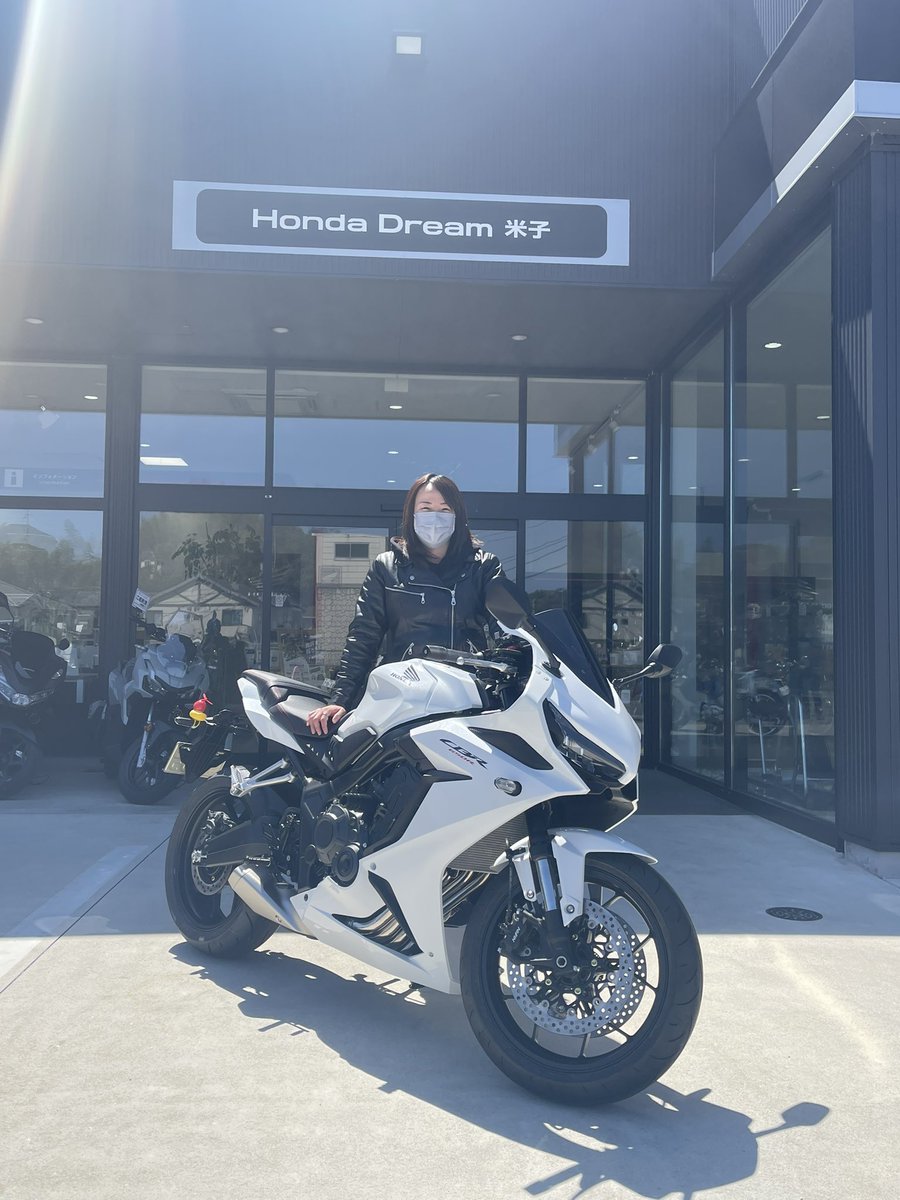 コツメ tweet media