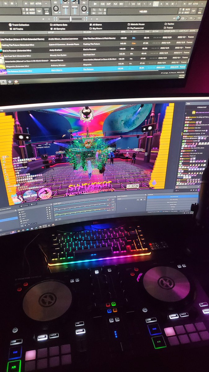 Synthakat's tweet photo. Party still live and kicking in the next hour x3 @Club_DDVR #vr #VRChat #party #DDVR https://t.co/brceYaMBcr
