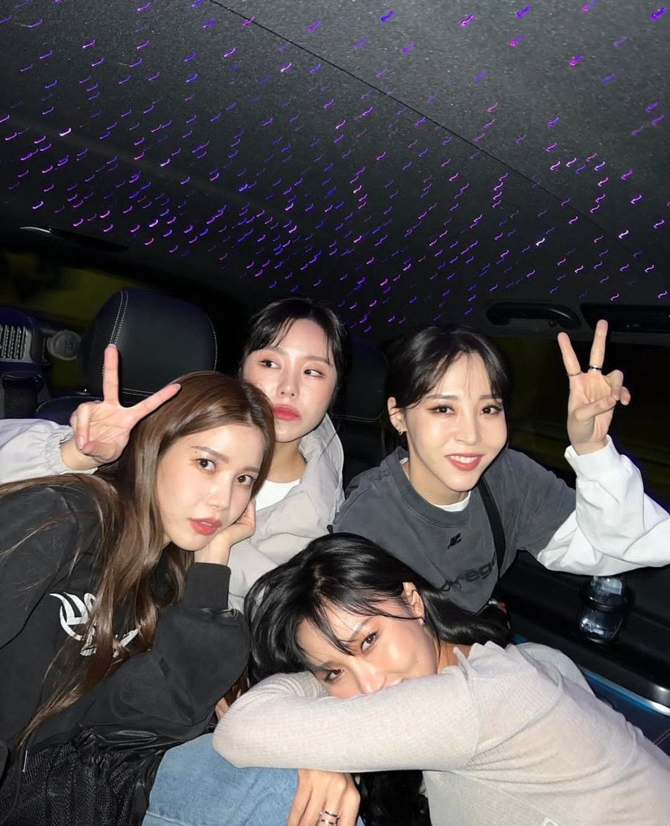 4명인데 합이 개좋은듯…. 걍 봐도바도놀라움 완벽하게구성된 캐릭터선택창같음