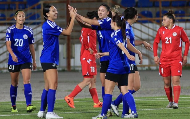 GoodNewsPinas_'s tweet image. Team Filipinas @PilipinasWNFT doubles goals vs host Tajikistan for Win No. 2 in Paris 2024 @Olympics bid #GOODSPORT STORY by @AngieQBalibay goodnewspilipinas.com/team-filipinas…