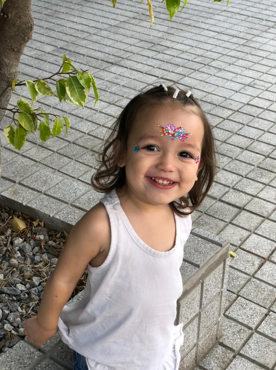 johydominguez1's tweet photo. Mis hijas son mi mejor creación,me siento completa con ustedes al lado,las amo un mundo mis terribles,estoy completamente enamorada de las personitas que estoy criando😍 https://t.co/ANi5qeIvK2