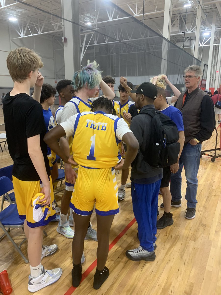 BallFever_CO_Tr's tweet photo. Back in our element! First spring/summer tourney of 2023 for new crew

#FridayNightLights turned into some Saturday W’s. Getting to know our new crew of 10 &amp; potential is there…this is gonna be FUN

@PHCircuit JayHawk JAM is coming! Gotta prep!

#CommitAndDevelop #TruthBall 2026 https://t.co/pyeXM5Vy4H