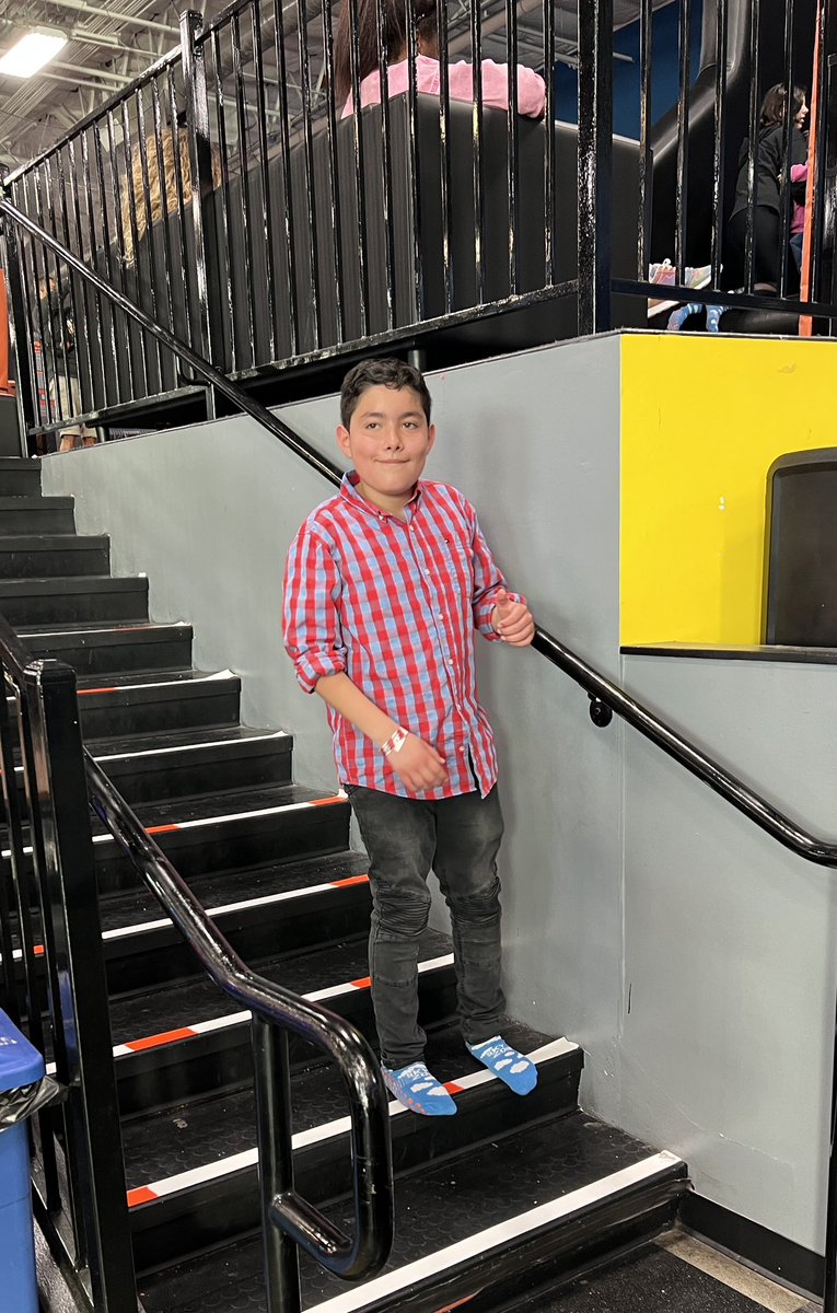 MrsCastaneda40's tweet photo. Happy Saturday π#almost10 #skyzone #momlife #classmates #memories https://t.co/AFMWsCMrvX