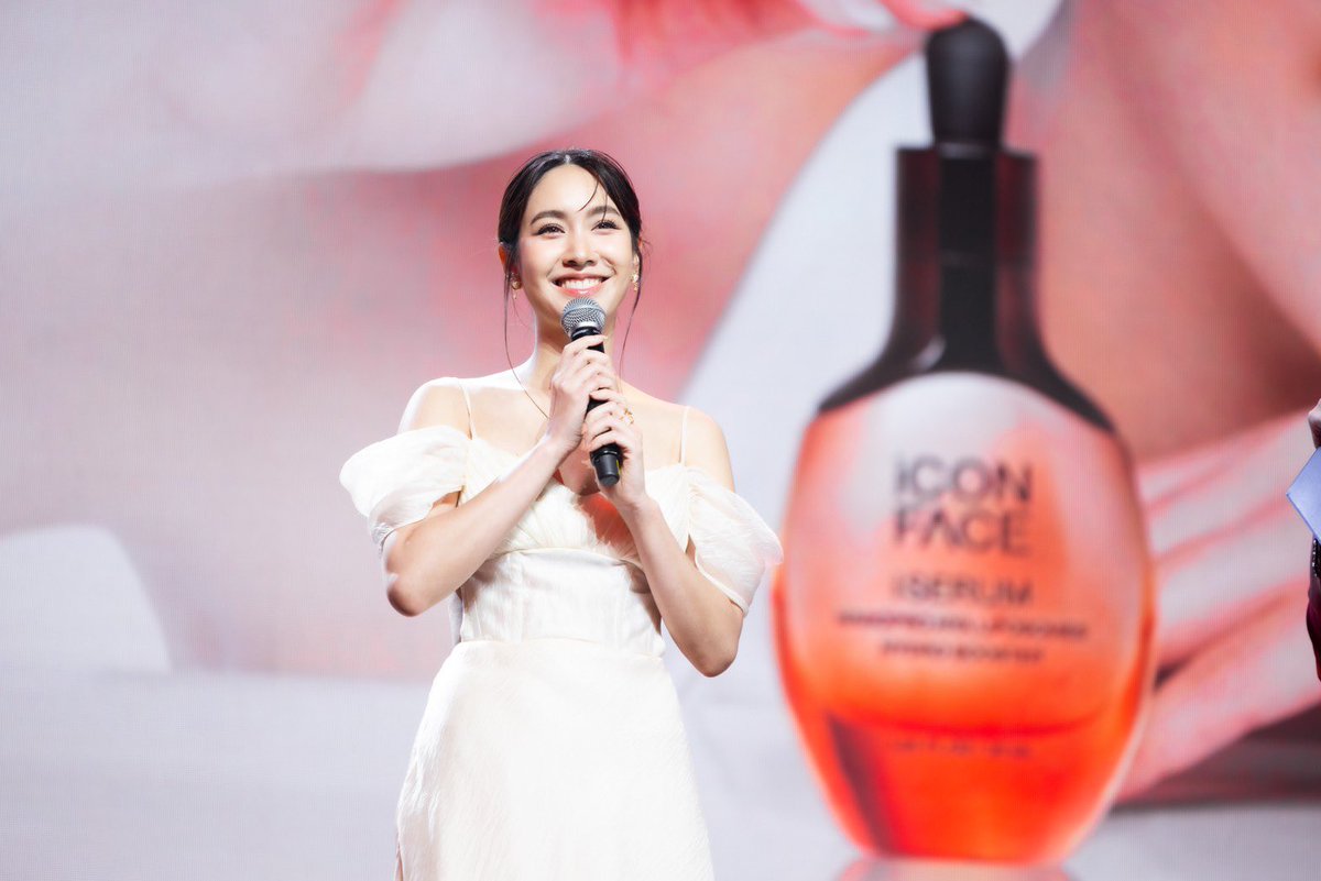 TheiConGroup59's tweet photo. เปิดตัวแล้ว !!
โฉมหน้าพรีเซนเตอร์
iCON FACE iSERUM
คนใหม่ของเรา…✨
“มิน พีชญา”
สวย ออร่าจับมากๆ
ประทับใจที่สุดเลยค่าาา 😍
#TheiConGroup
#มินพีชญา
#iConFaceiSerum
#iConFace #iSerum
#เซรั่มหน้ากระจก
#Skincare #เซรั่ม
#iCONNEXT https://t.co/NxG1YWUHsO