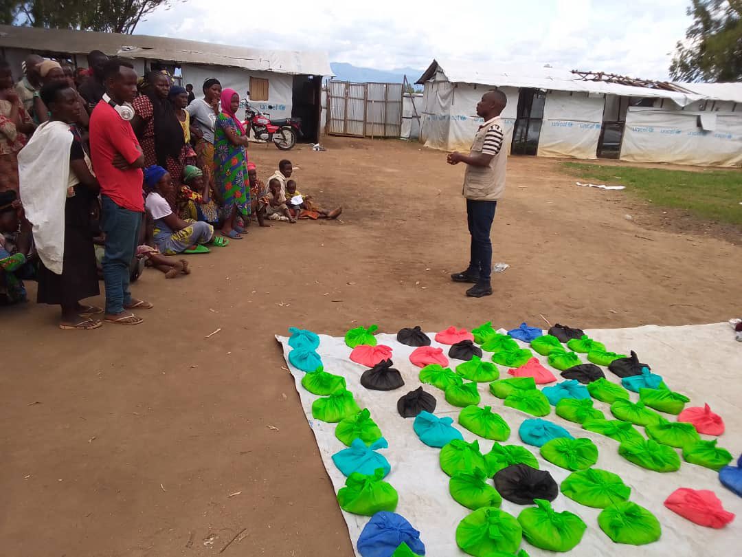 Sad_ngo's tweet image. En soutien d&apos;urgence aux déplacés de Gatumba, la S.A.D en collaboration avec @iprebad  ont  apporté une assistance en vivres à 100 familles les plus démunies, chacune 1kg de riz et 200 enfants ont bénéficié des vêtements.

#SADBurundi
#childprotectionfirst