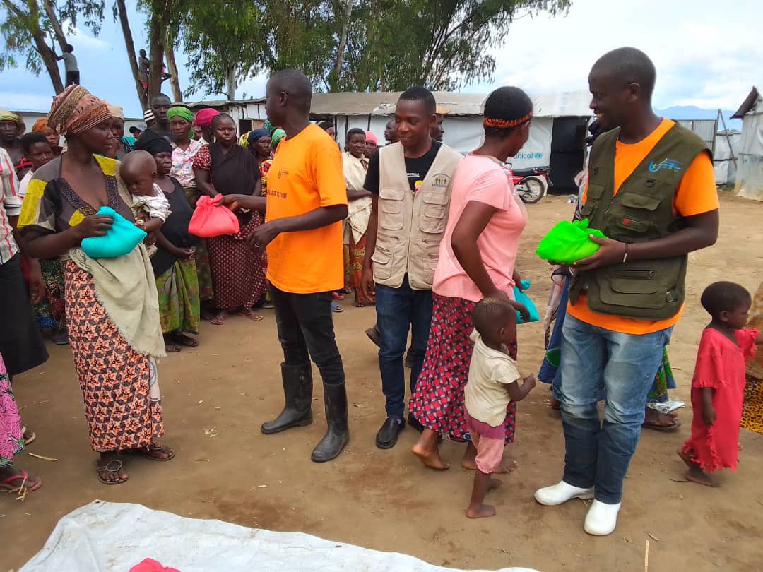 Sad_ngo's tweet image. En soutien d&apos;urgence aux déplacés de Gatumba, la S.A.D en collaboration avec @iprebad  ont  apporté une assistance en vivres à 100 familles les plus démunies, chacune 1kg de riz et 200 enfants ont bénéficié des vêtements.

#SADBurundi
#childprotectionfirst