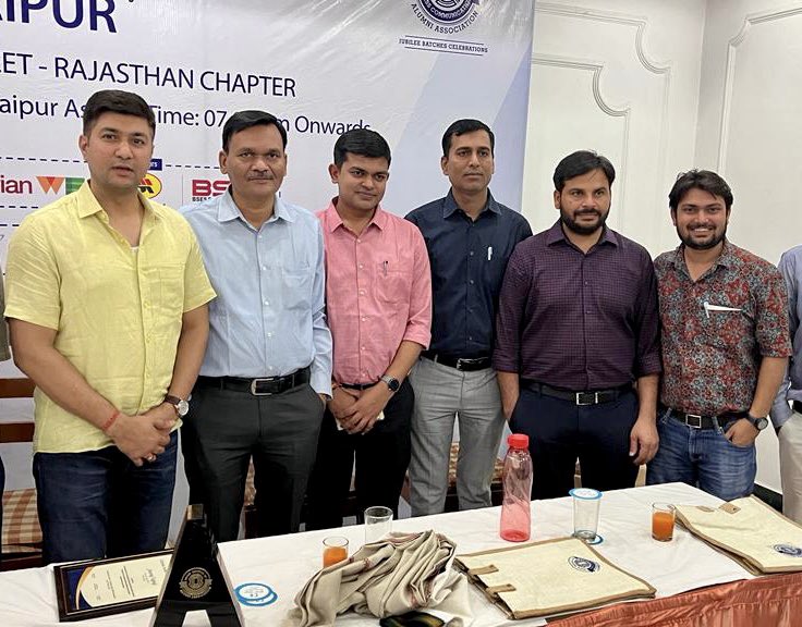 sachinsaini14's tweet photo. @IIMCAA Rajasthan chapter meet #Connection2023 in Jaipur. #AnuragVajpayee receiving life time achievement award. https://t.co/DuZHRiRlxl