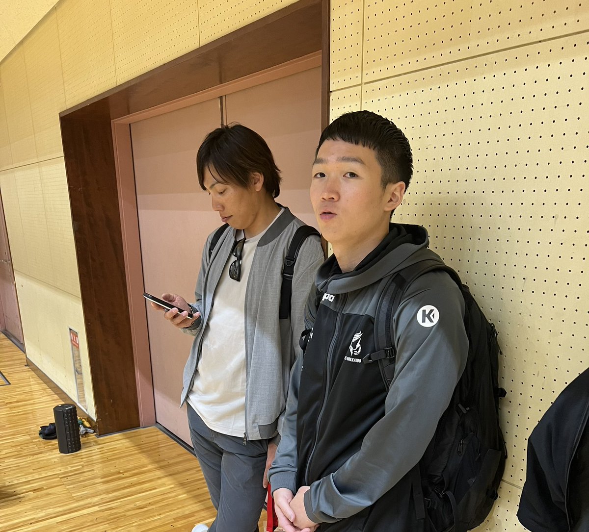 kato_iori's tweet photo. 懐かしい方に会いました。

現場からは以上です。

#いくぞV1 https://t.co/1Iirgrq8hJ