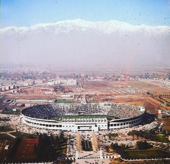 Viejostiempos9's tweet photo. #SantiagodeChile 1965, Estadio Nacional #años60 #Ñuñoa #Chile https://t.co/NTMVY3bPgq