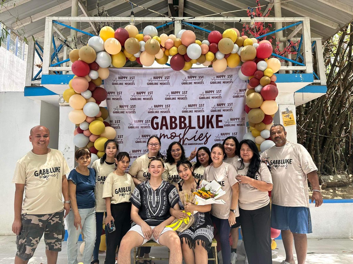 itsgabblukeofc's tweet photo. Ang saya naman ng unang taon

GABBLUKE MOSHIES ANNIVERSARY
@GabbBirkin_ @LukeAlford_ https://t.co/RCfsWylfMO