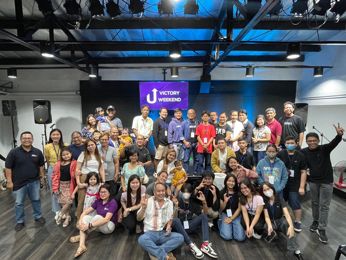 VgLemery's tweet photo. Capping off today’s Victory Weekend!
What a joy it is to stand in faith with our 35 Victory Weekend participants as they begin a victorious walk with Jesus!
We have decided to follow Jesus. No turning back, NO TURNING BACK. #Day2 #VictoryWeekend #Freedom #EasterSunday https://t.co/xxALJBDGnY