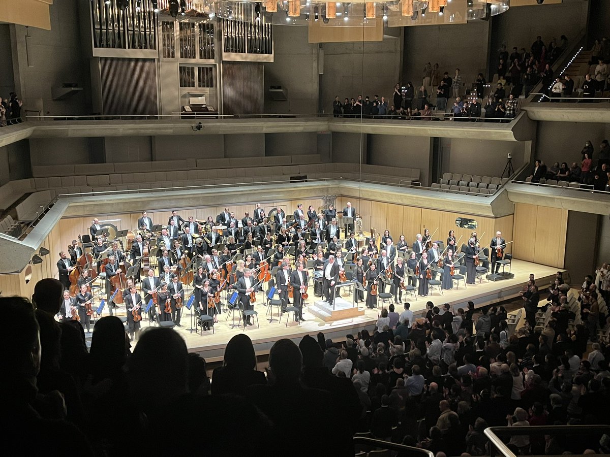 LewisDelivett's tweet photo. An Easter weekend I won’t forget for a while. Friday night in NYC at the @MetOpera for Der  rosenkavalier, then Mahler 5 this eve with the @TorontoSymphony. Sublime. https://t.co/vUAt6CnXH3