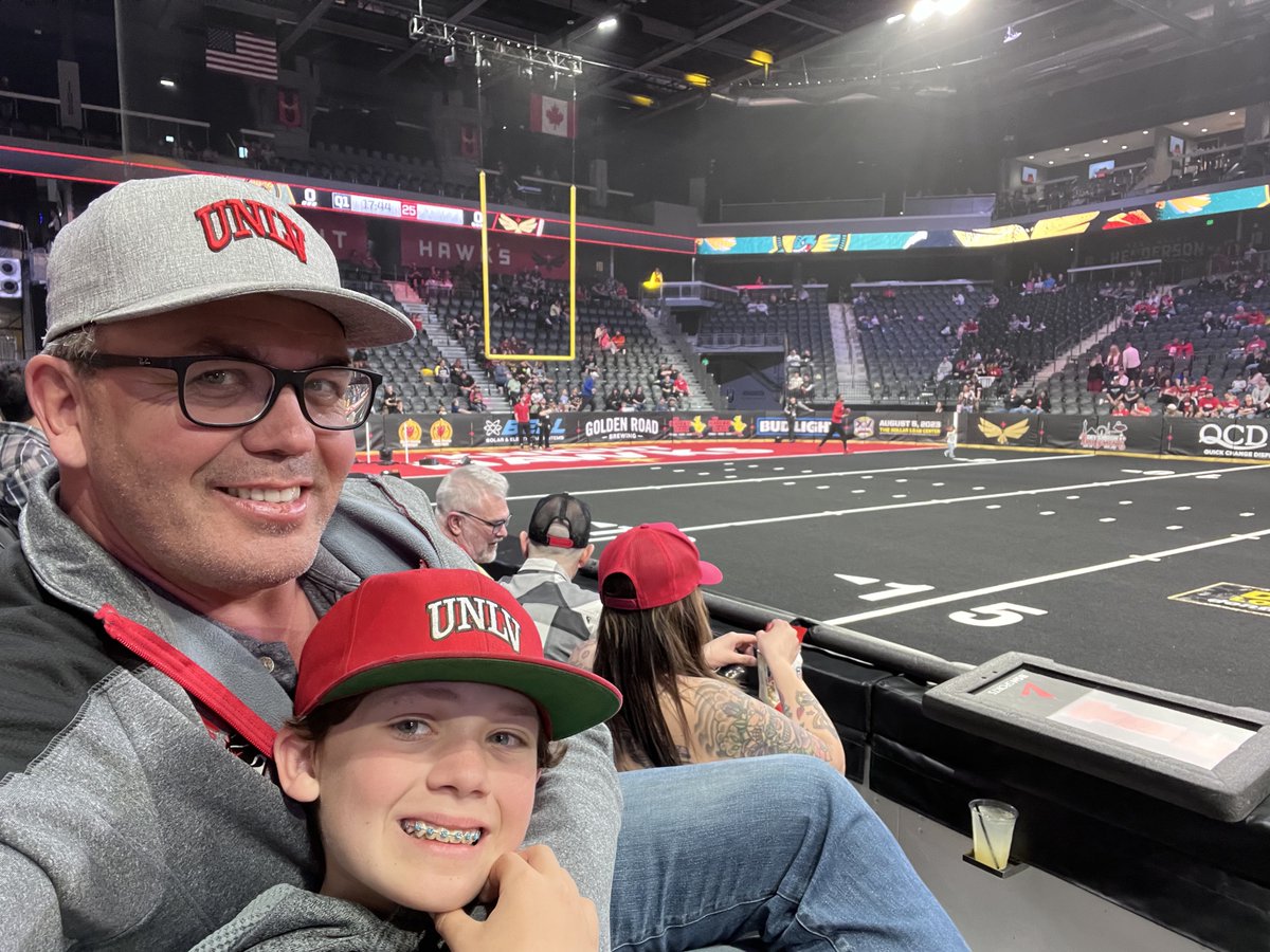 john_brislin's tweet photo. Saturday night!  Very lucky Daddy!! https://t.co/J0pYfeUsOf