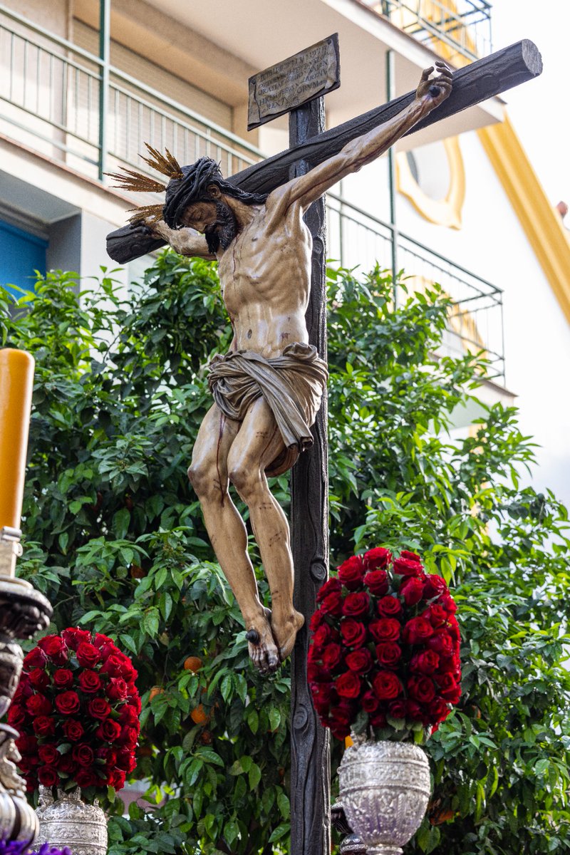 Hdad_Calvario's tweet photo. “Yo soy la resurrección y la vida; el que cree en mí aunque esté muerto vivirá”. 
(Juan 11:25). 
Feliz Pascua de Resurrección.

📸 Emilio Saenz https://t.co/MsVFksPxj6