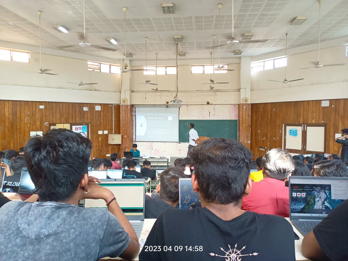 oneMriganka's tweet image. Rototics club NIT SILCHAR --&amp;gt;Workshop
#Robotics #arduino #roboticsclub
