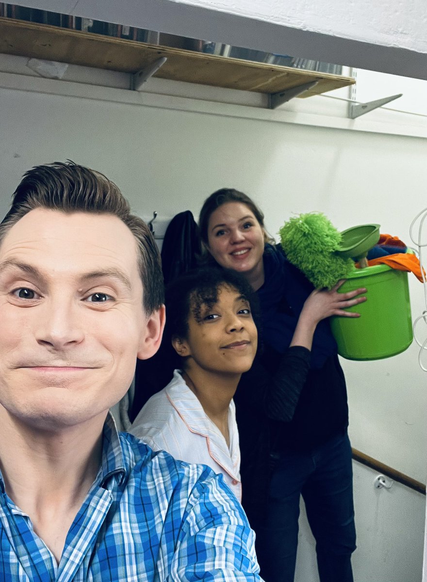 #BehindTheScenes Beginners Call shot for our 100th show @LittleATheatre The Flying Bath 💖🛁💖 #theatre #PUPPET #familytime #islington #CHILDRENSBOOK #juliadonaldson #LATFlyingBath #kidstheatre