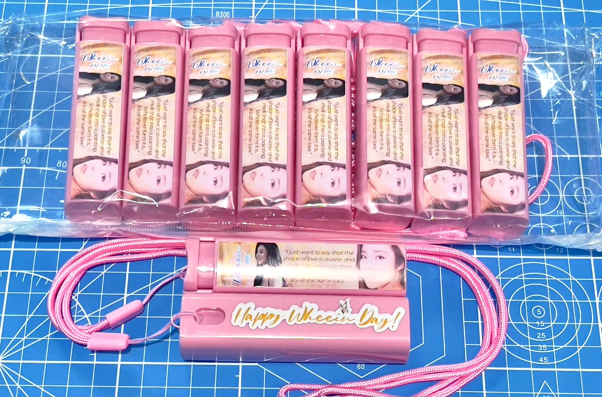 skyprintscrftph's tweet photo. Our Mini Alcohol Spray Bottle Freebie for Wheein Birthday Souvenir Kit buyers! 🦋

#HappWheeBirthday
#MooEventsMNL
#SkyPrintsPH https://t.co/0u4z4GOdNk