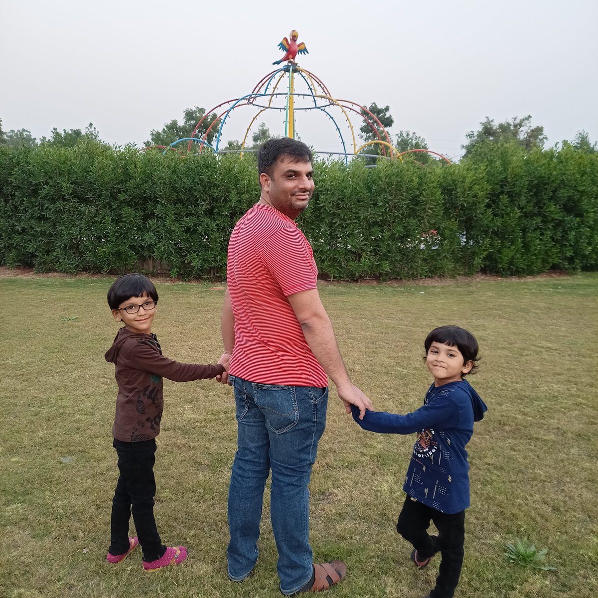 <a href="/KapeshPatel5/">Kapesh Patel</a> <a href="/Bhupendrapbjp/">Bhupendra Patel</a> <a href="/kuberdindor/">Dr. Kuber Dindor</a> <a href="/CMOGuj/">CMO Gujarat</a> <a href="/ramanlalvora/">Ramanlal Vora</a> <a href="/EduMinOfGujarat/">Gujarat Education Department</a> <a href="/prafulpbjp/">Praful Pansheriya</a> <a href="/RonakABPAsmita/">Ronak patel</a> <a href="/devanshijoshi71/">Devanshi Joshi</a> <a href="/timesofindia/">The Times Of India</a> <a href="/tv9gujarati/">Tv9 Gujarati</a> <a href="/abpasmitatv/">ABP Asmita</a> <a href="/VtvGujarati/">VTV Gujarati News and Beyond</a> <a href="/News18Guj/">News18Gujarati</a> <a href="/MantavyaMedia/">Mantavya News</a> પ્રાથમિક શાળા ના ગુરુજનો ના બદલી કેમ્પ ના થતાં પરિવારજનો ને કેટલી તકલીફ પડે છે એનું જીવતું જાગતું ઉદાહરણ..
આ મારા પતિદેવ...એમની સાથે મારી જુડવા છોકરીઓ છે..બદલી ના થવાના કારણે મારા પતિ ને"માતા પિતા" બંને ની ફરજ બજાવવી પડે છે..તેઓ એકલા હાથે બંને છોકરીઓ અને parents ને પણ સંભાળે છે.