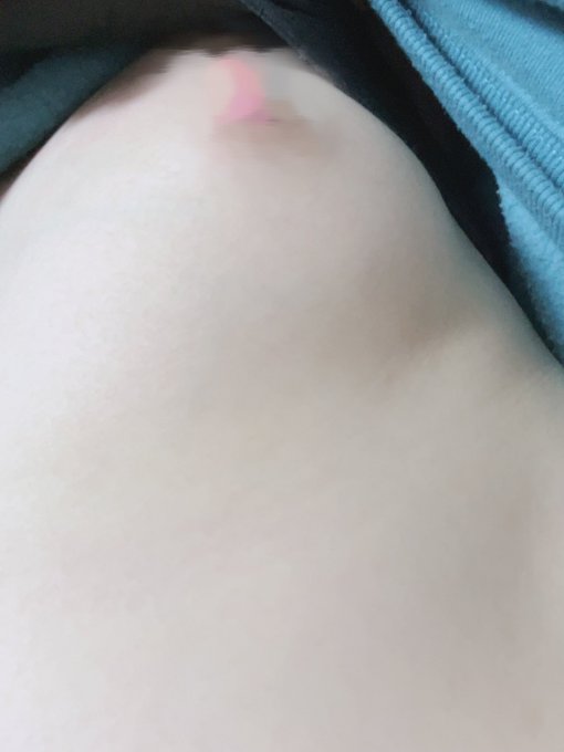 今日はいつもより肌寒くて乳首立ってる🥺 誰か温めて？🫣︎💕︎︎ https://t.co/2EIqN7047R<a href="/tag/%E8%A3%8F%E3%81%82%E3%81%8B%E5%A5%B3%E5%AD%90"class="tags"><span>#裏あか女子</span></a><a href="/tag/%E8%A3%8F%E3%82%A2%E3%82%AB%E7%94%B7%E5%AD%90%E3%81%A8%E7%B9%8B%E3%81%8C%E3%82%8A%E3%81%9F%E3%81%84"class="tags"><span>#裏アカ男子と繋がりたい</span></a><a href="/tag/%E3%82%AA%E3%83%8A"class="tags"><span>#オナ</span></a><a href="/tag/%E3%82%AA%E3%83%95%E3%81%B1%E3%81%93"class="tags"><span>#オフぱこ</span></a>