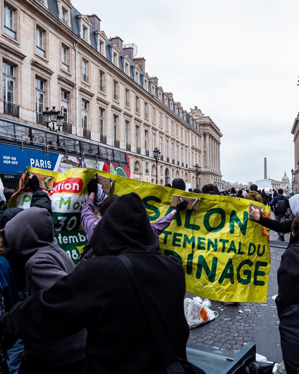 LES LYCÉES S’ORGANISENT, ÇA VA PETER 💥
#11hRacine #MacronVaCraquer #MacronDemission #invalides #manif6avril #manifsauvage #lyceesorganises #blocus #ReformeDesRetaites
