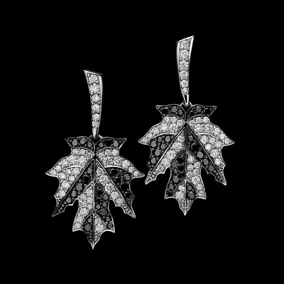 SavranskyP's tweet image. 2.42 Ctw Maple leaf earrings set with black etsy.me/3DYoXU4 #diamondearrings #dangleearrings #realdiamond #dropearrings @etsymktgtool