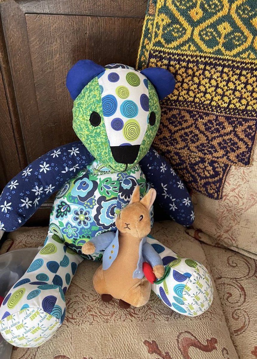 camraredisease's tweet image. #RareBear and ⁦@PeterRabbit⁩ wish everyone a lovely #EasterSunday 🐣

#Sunshine #Family #Friends #BankHoliday