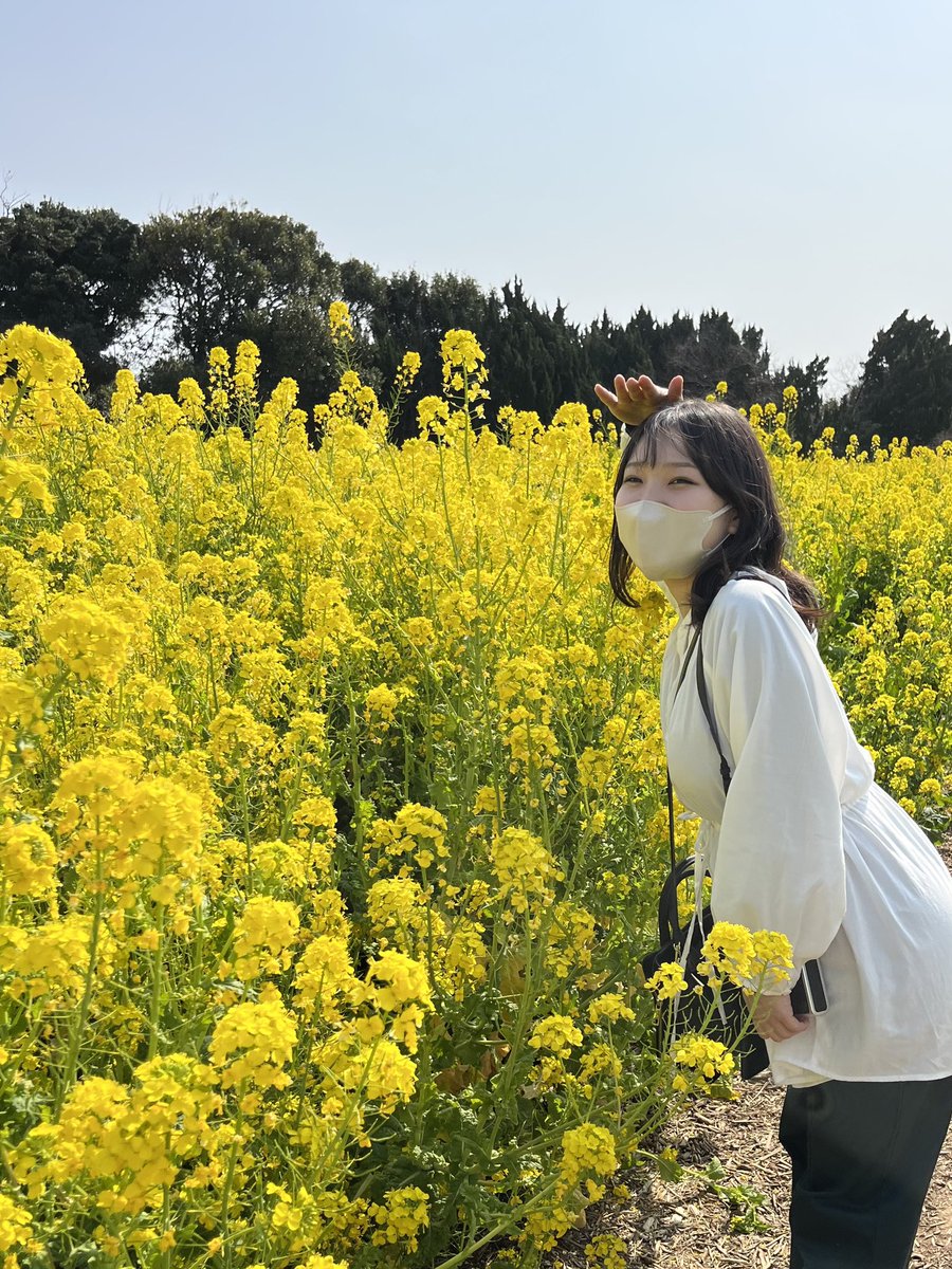⚾️野球部部員紹介⚾️マネージャー編
21(3年生)  2人目‼️

かのさん
実家　森
森で育ったのにコミュ力がなぜか高い。身長がいちばん小さく、声が1番でかい。方言は、かわいい。
 #変顔選手権