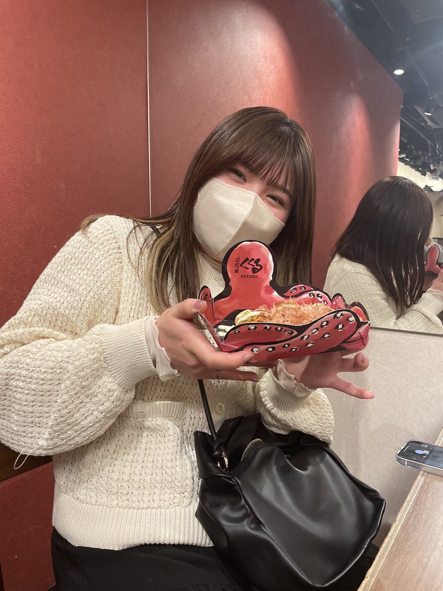 ⚾️野球部部員紹介⚾️マネージャー
21(3年生)  3人目‼️

ゆいなさん
特技：主婦
趣味：育児
仕事を完璧にこなす、ハイスペックマネージャー。愛する甥っ子と姪っ子がいる。
 #みんなのお母さん