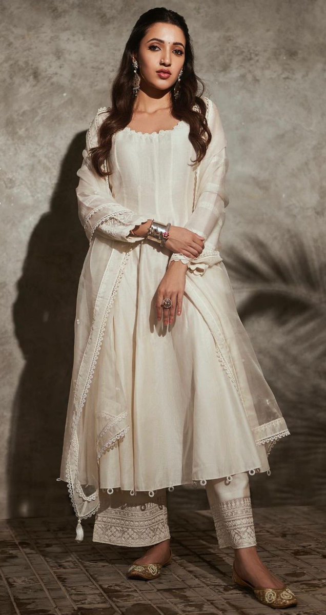 BangaloreTimes1's tweet image. #NehaShetty looks unrecognisable in her new look. #Newlooks #Lookexperiment #Looks #KFI #Kannadafilms