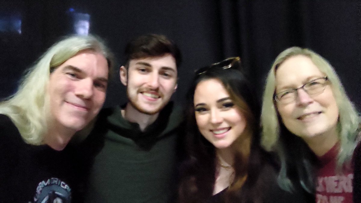 Fishonabike43's tweet photo. Myself, @Rizzo_TV, @Athena, and Chips @ #DreamHackSanDiego! #RLCSWinterMajor #FishAndChips #Fishonabike https://t.co/U76oAhh73h