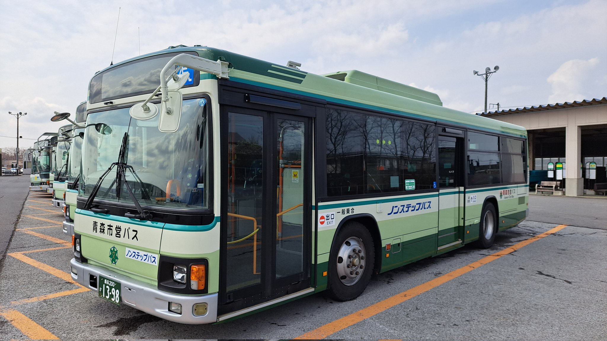 青森市交通部 市営バス60年のあゆみ 昭和61年非売品 129頁 ＜函