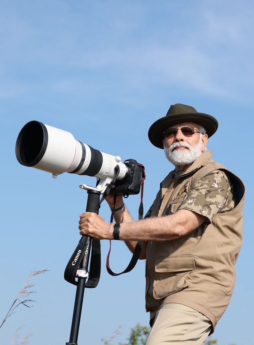BJP4India's tweet photo. PM Shri @narendramodi shooting big cats, through his camera, during his visit to Bandipur Tiger Reserve in Karnataka. https://t.co/F0wuXWQ0Bx