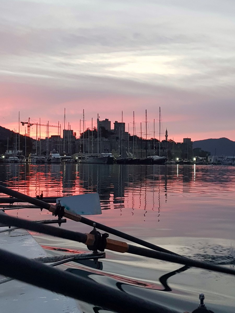 Bodrum’da kürek çekmek… #bodrumrowingclub #bodrum #bodrumrowing #rowing #row #coastalrowing #kürek #rowingmotivation #rower #rowingturkey #rowingbodrum #rowinglife #generationrowing #denizküreği #rowingclub #rowingpassion #rowingbible #spor