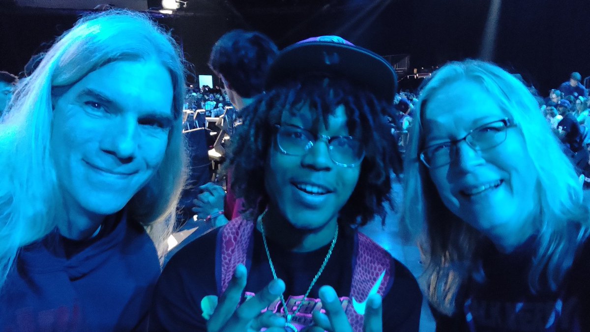 Fishonabike43's tweet photo. Myself, @ArsenalRL, and Chips @ #DreamHackSanDiego!
#RLCSWinterMajor #FishAndChips #Fishonabike https://t.co/HmRUzLZR7B